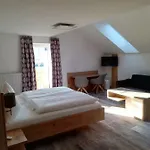 哈斯尔古特旅馆 湖滨福煦